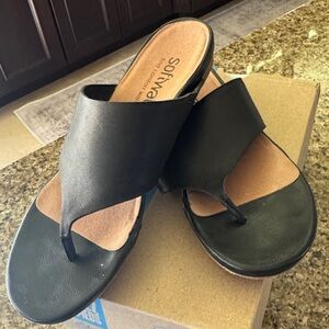 SoftWalk Women's Black Sandals 9M